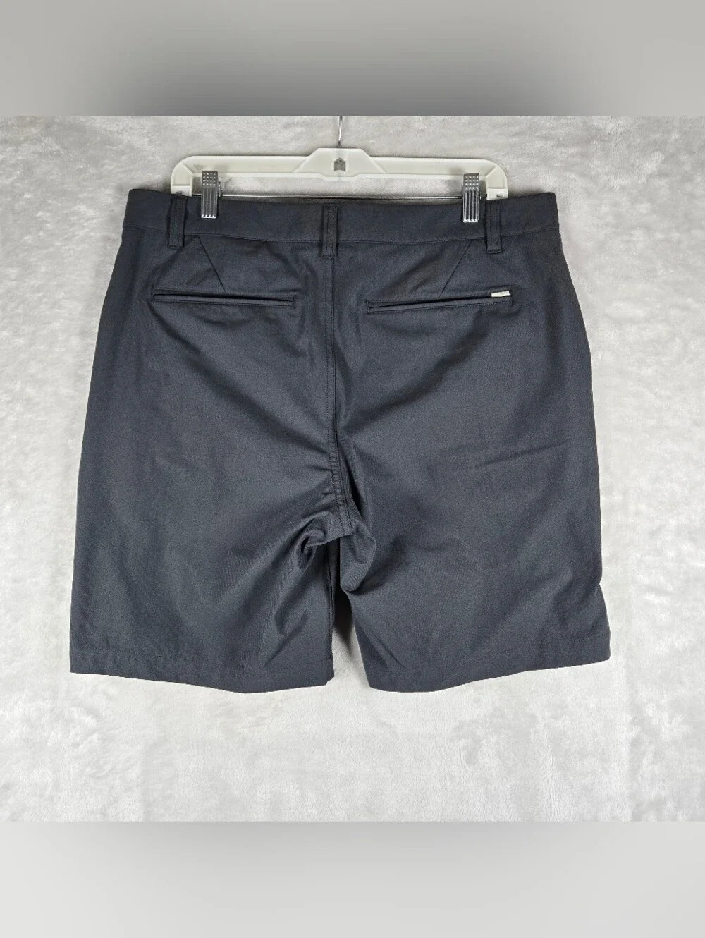 Vuori Meta Shorts Mens Size 34 Dark Gray Stretch Chinos #V379 8.5” Inseam